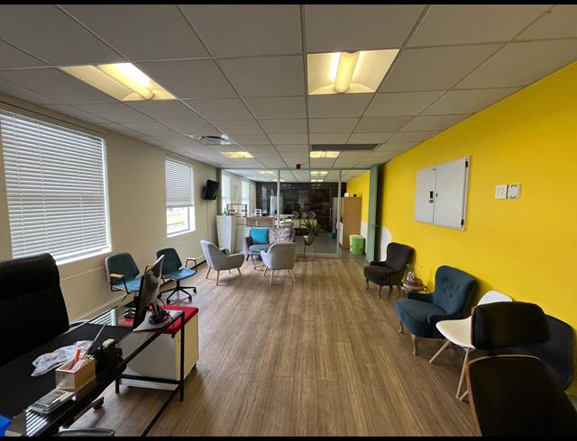 185M² OFFICE TO LET IN CENTURY CITY